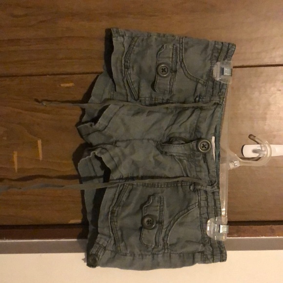 Army Green shorts with tie - Picture 1 of 1